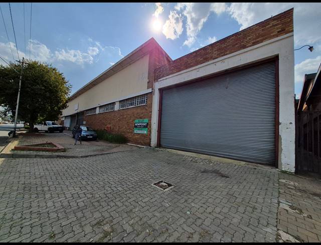 2,000M² WAREHOUSE TO LET IN BENROSE